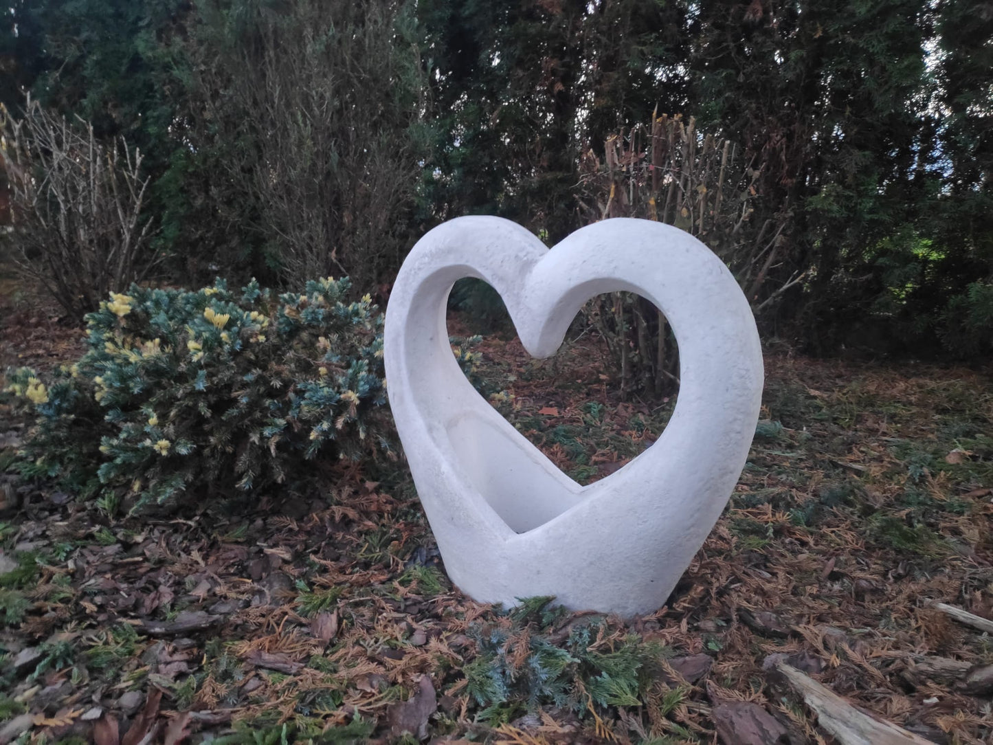 Heartfelt Harmony Concrete Flower Planter - 11 x 43 x 41 cm, 19kg