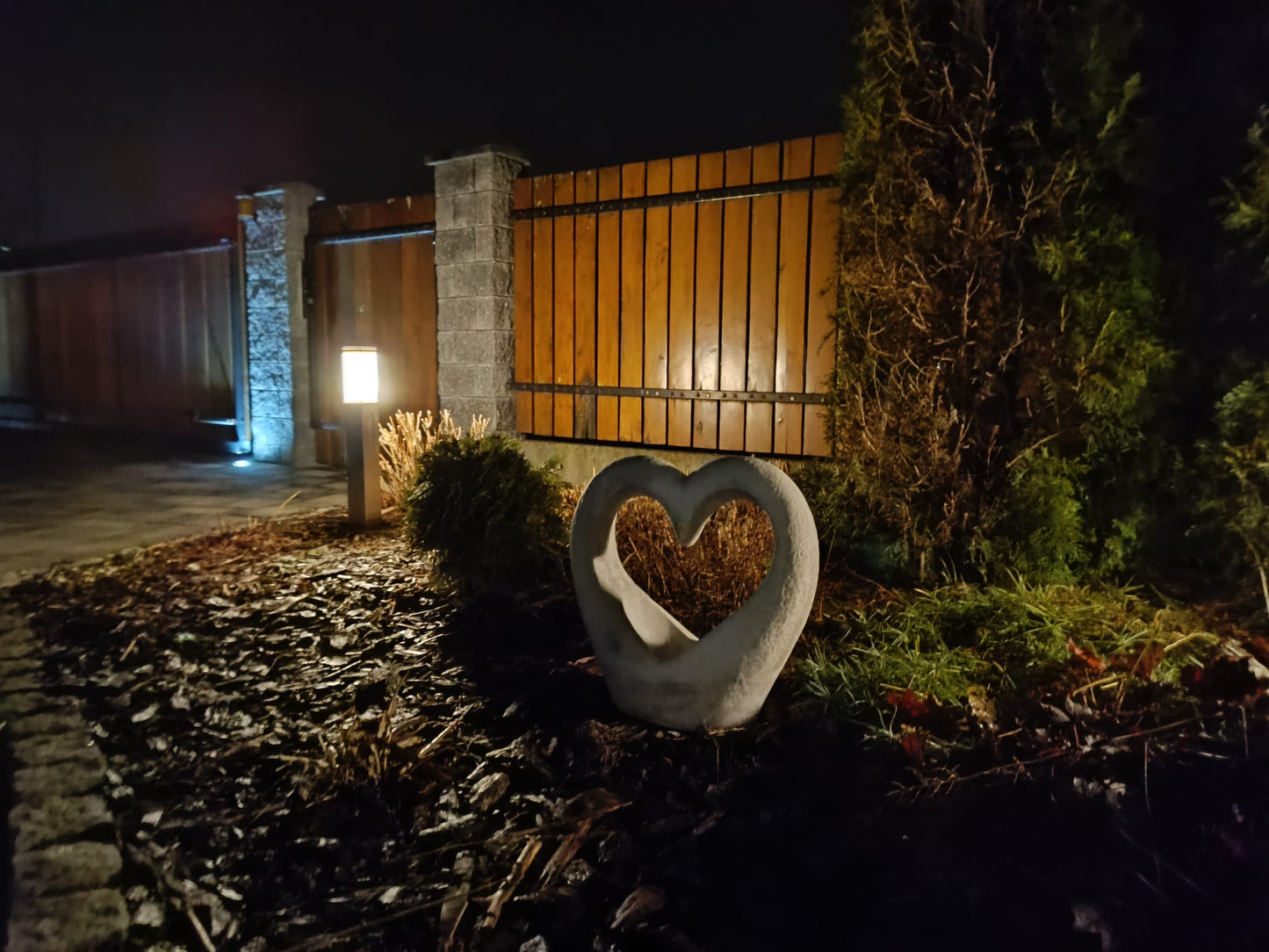 Heartfelt Harmony Concrete Flower Planter - 11 x 43 x 41 cm, 19kg