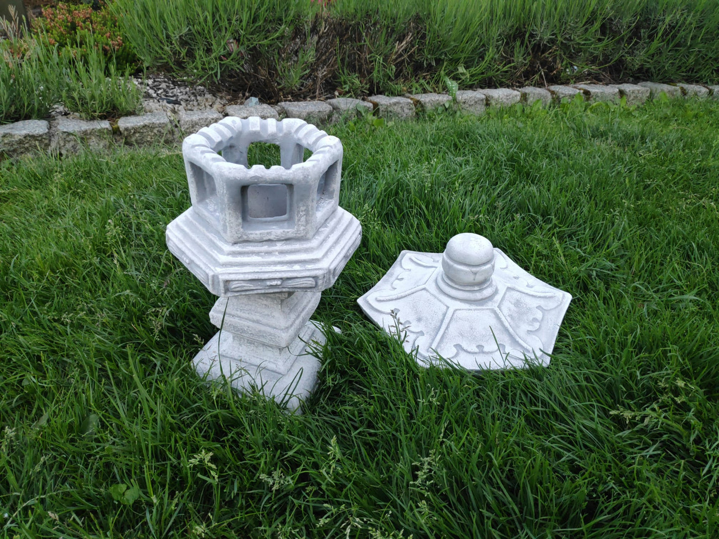 Cast stone Garden ornament decor - Stone Japanese Style Pagoda/Lantern "Dabotap"