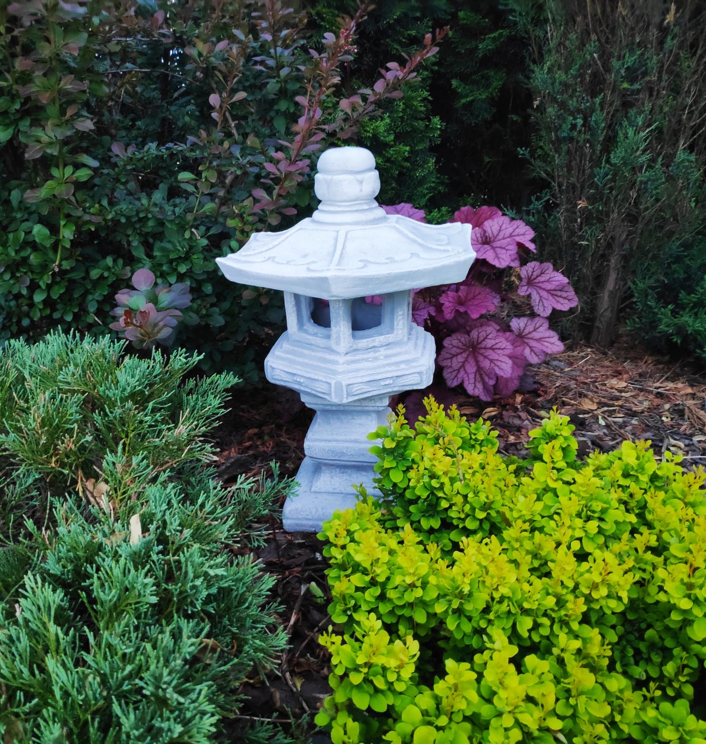 Cast stone Garden ornament decor - Stone Japanese Style Pagoda/Lantern "Dabotap"