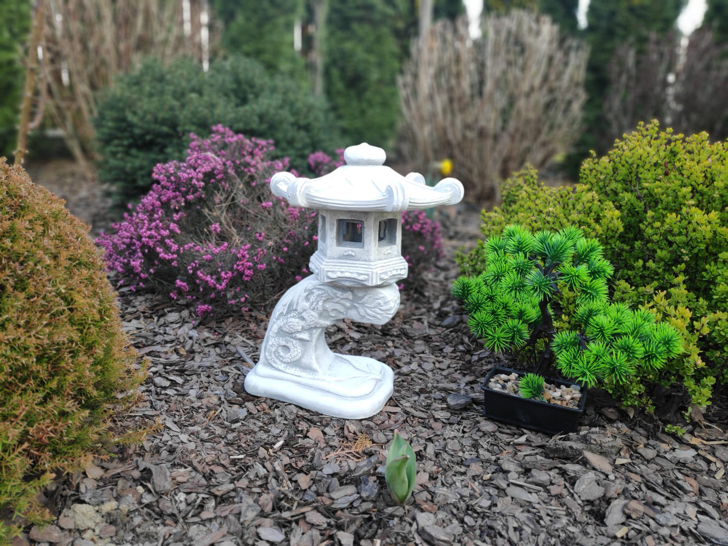 Stone Japanese Pagoda lantern "Reading" small statue garden ornament 32cm height