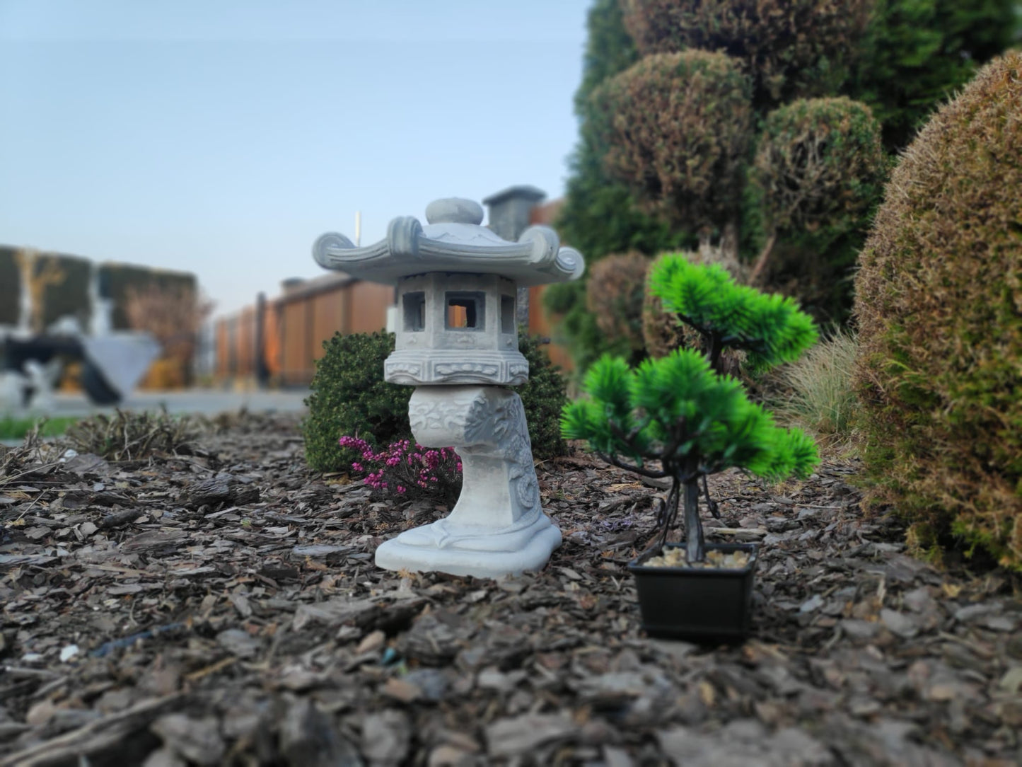 Stone Japanese Pagoda lantern "Reading" small statue garden ornament 32cm height