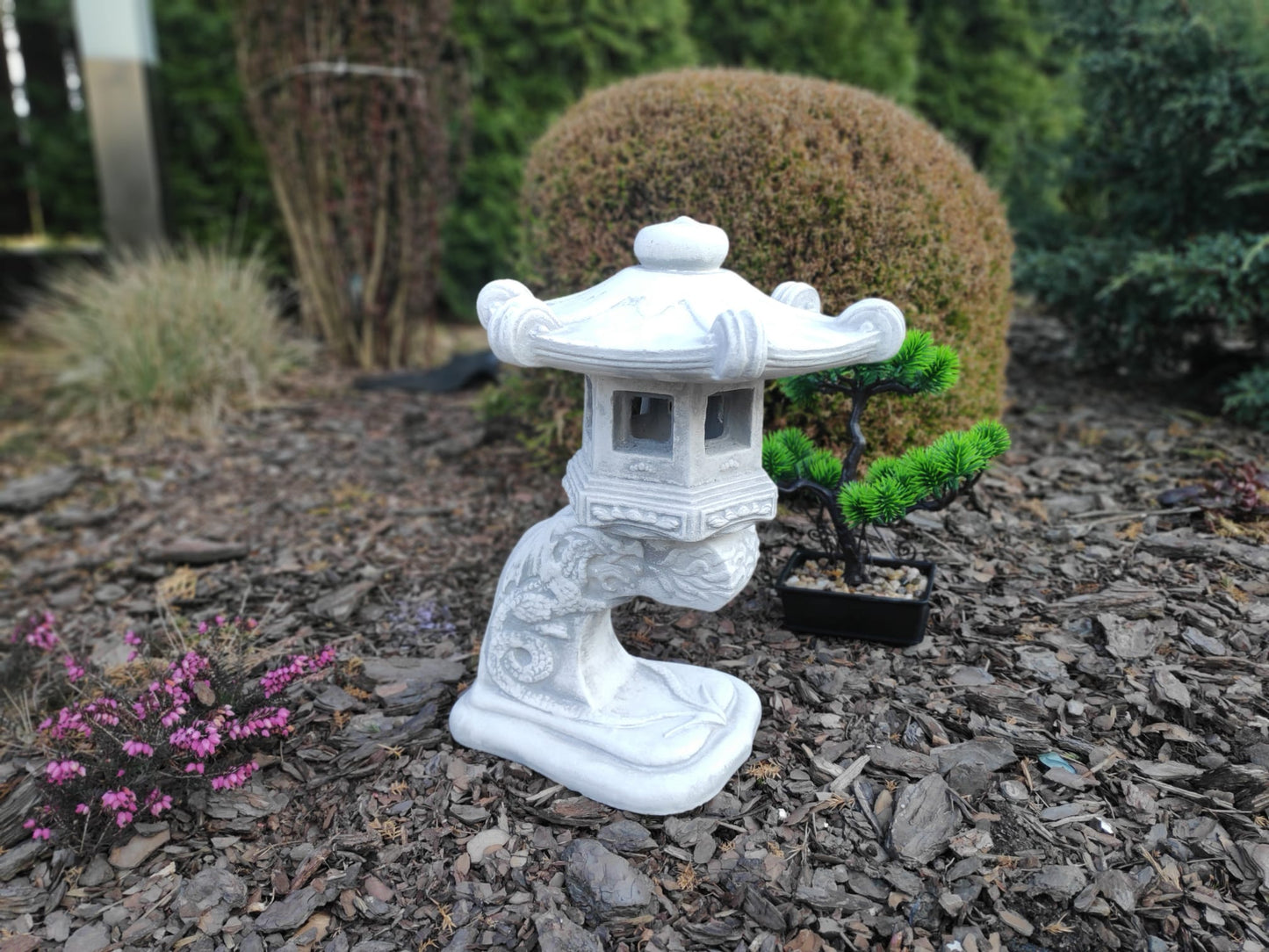 Stone Japanese Pagoda lantern "Reading" small statue garden ornament 32cm height