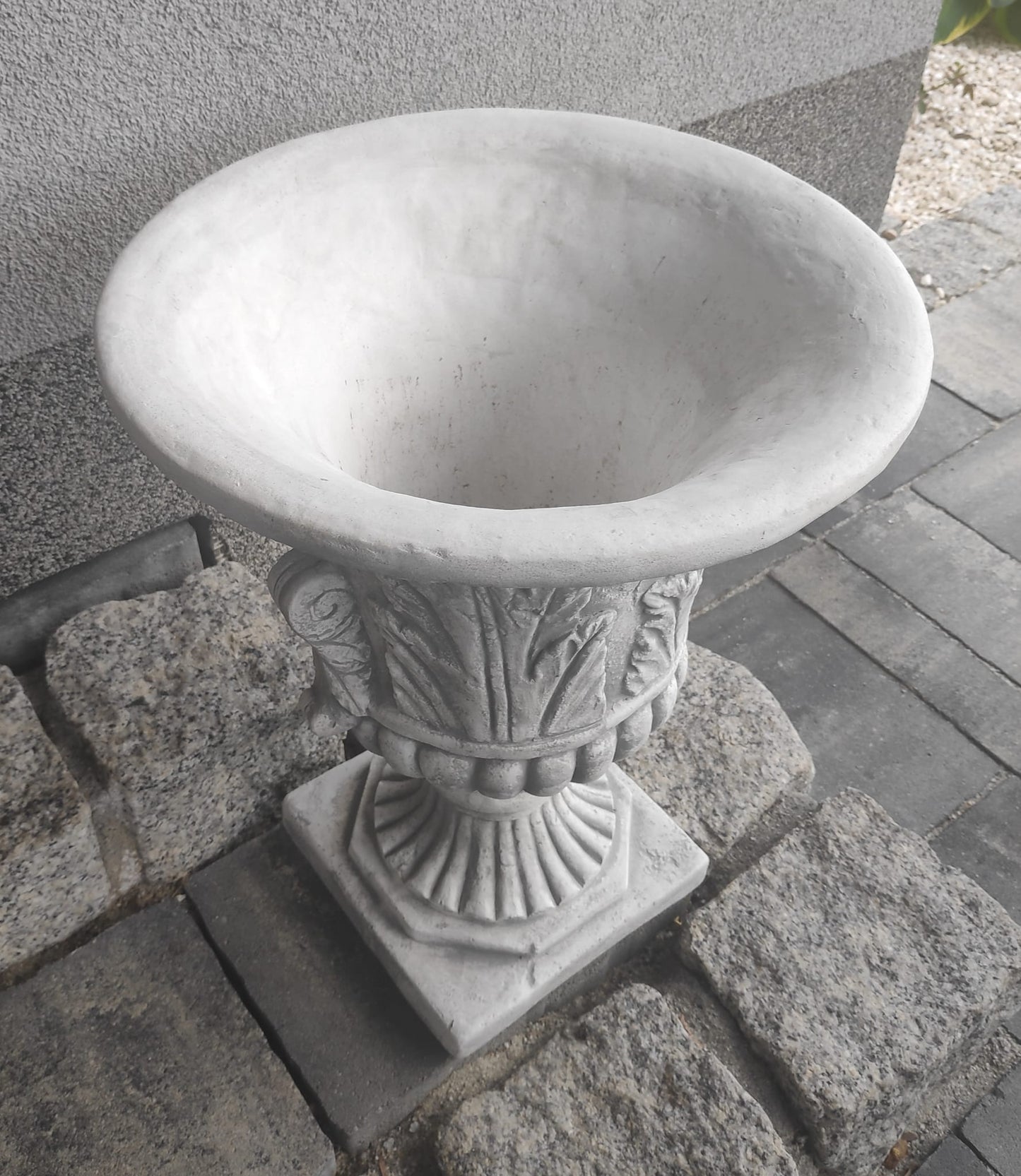 Ornate Elegance Concrete Planter Urn - 46cm Tall Garden Accent