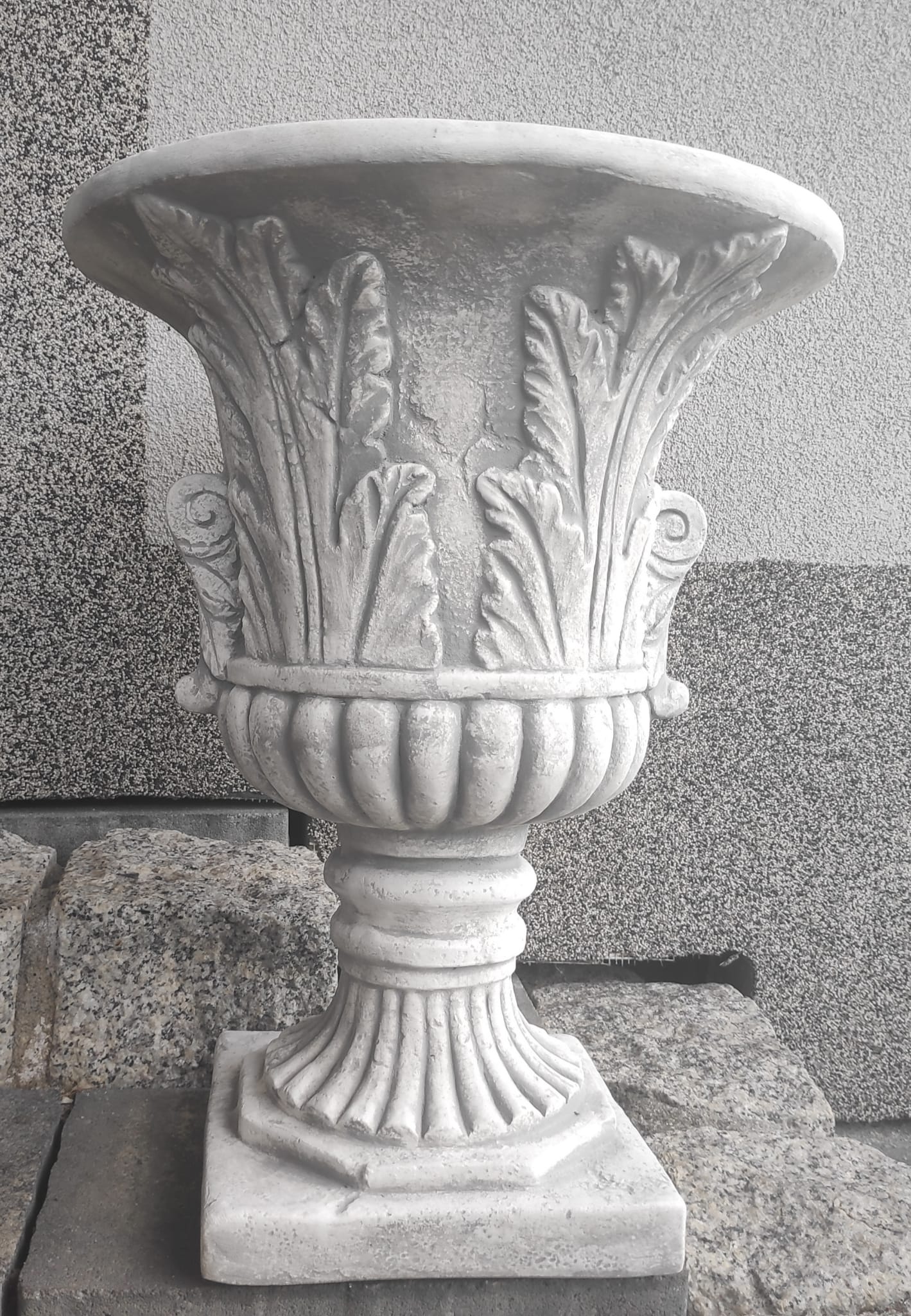 Ornate Elegance Concrete Planter Urn - 46cm Tall Garden Accent
