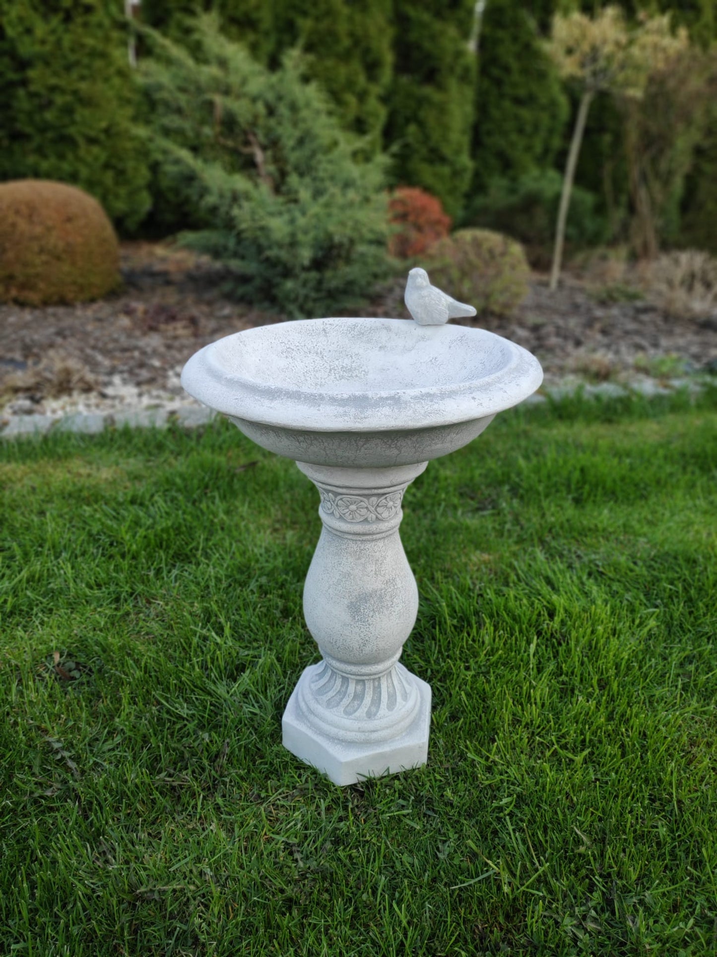 Antique Bird bath on a decorative column 51x20x38cm