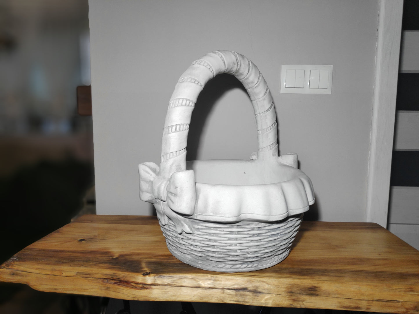 Wicker Elegance Concrete Planter - Versatile Indoor/Outdoor Garden Accent, 46cm Height