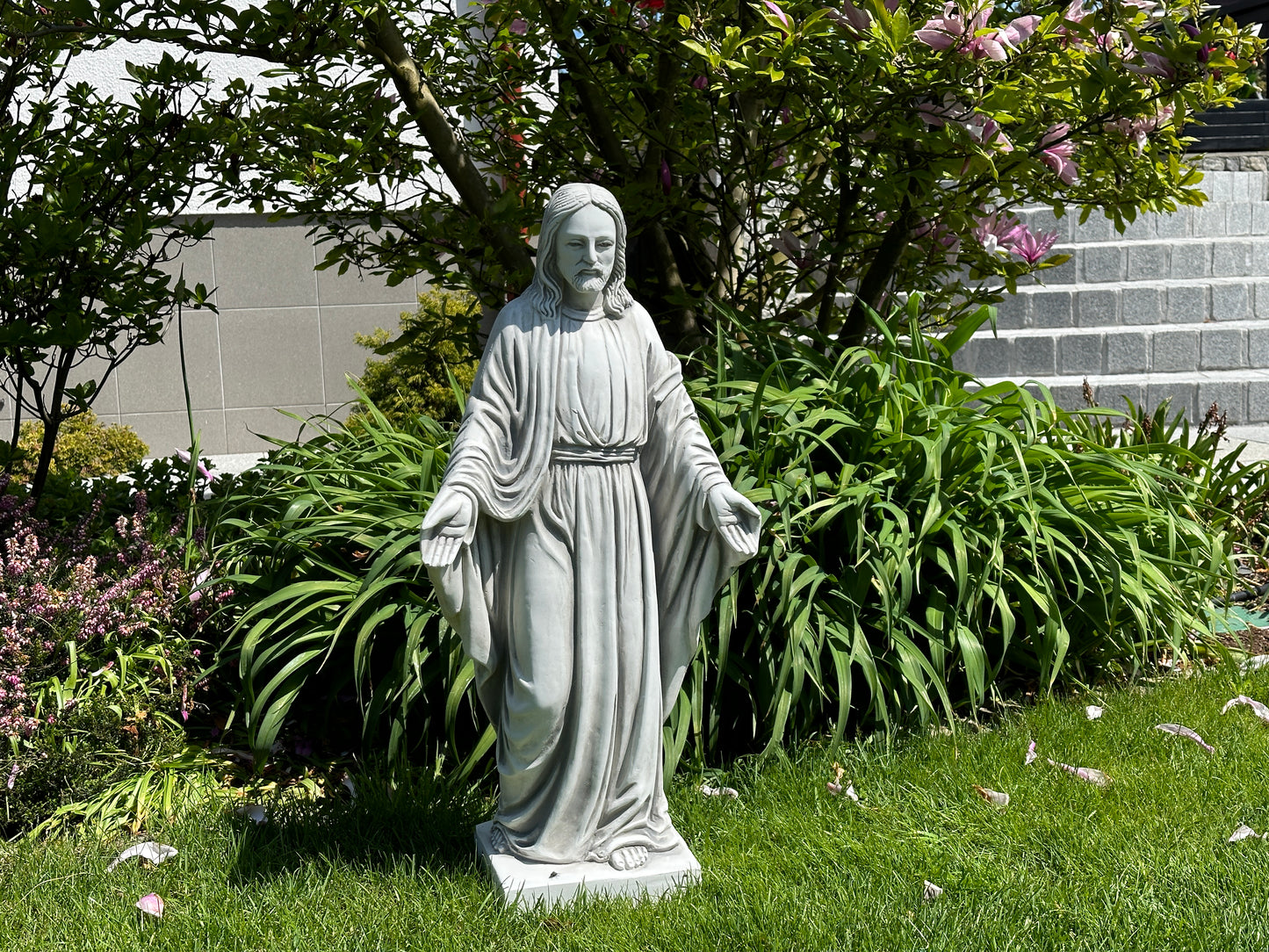 Statue of Jesus, made of concrete 80cm, suitable for outdoor or indoor use