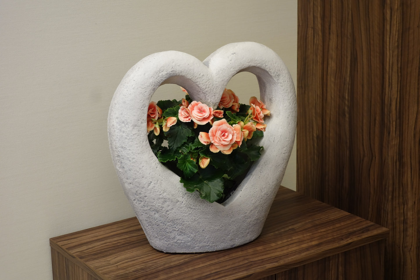 Heartfelt Harmony Concrete Flower Planter - 11 x 43 x 41 cm, 19kg