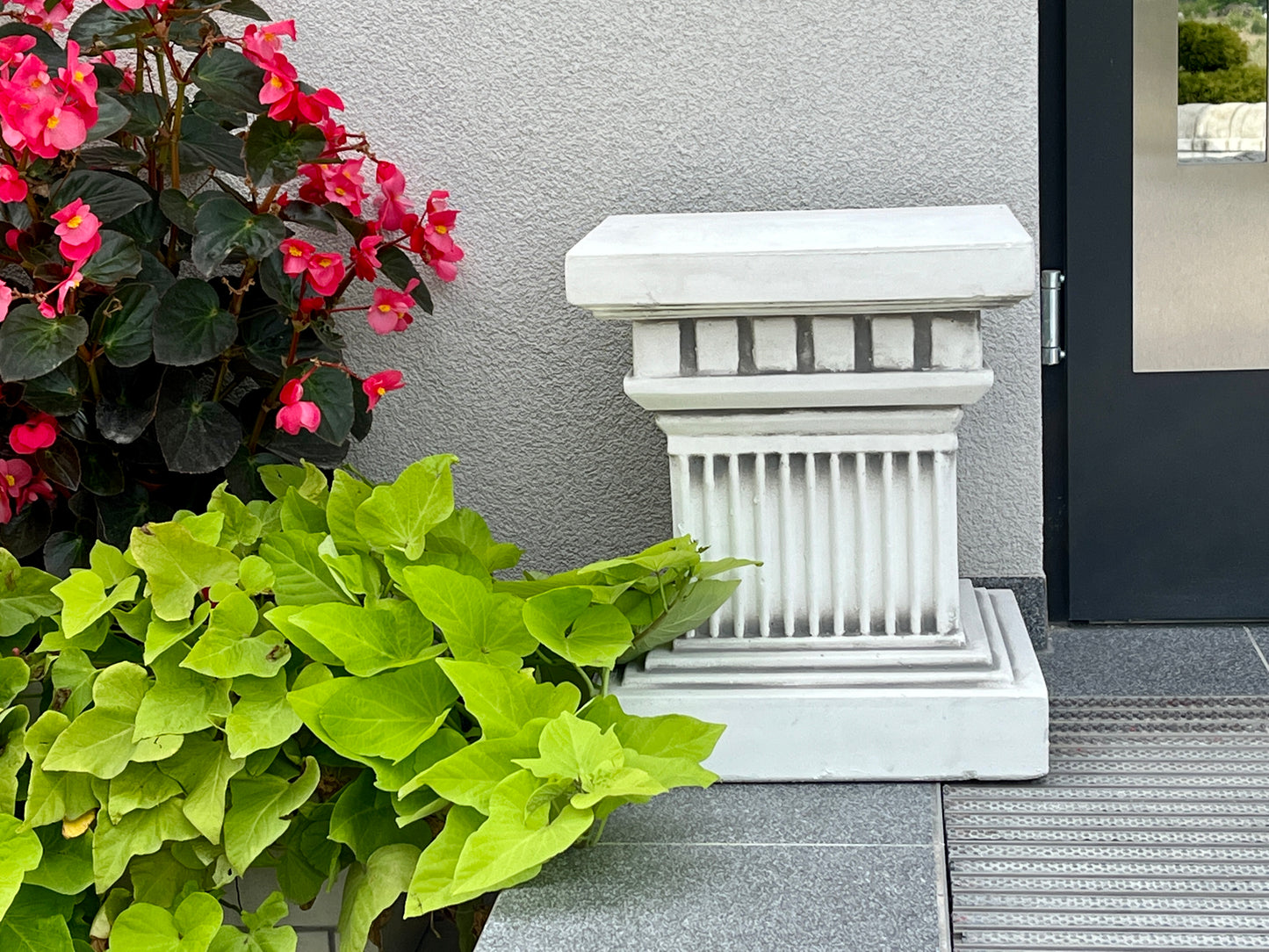 Elegant Doric Column 42cm