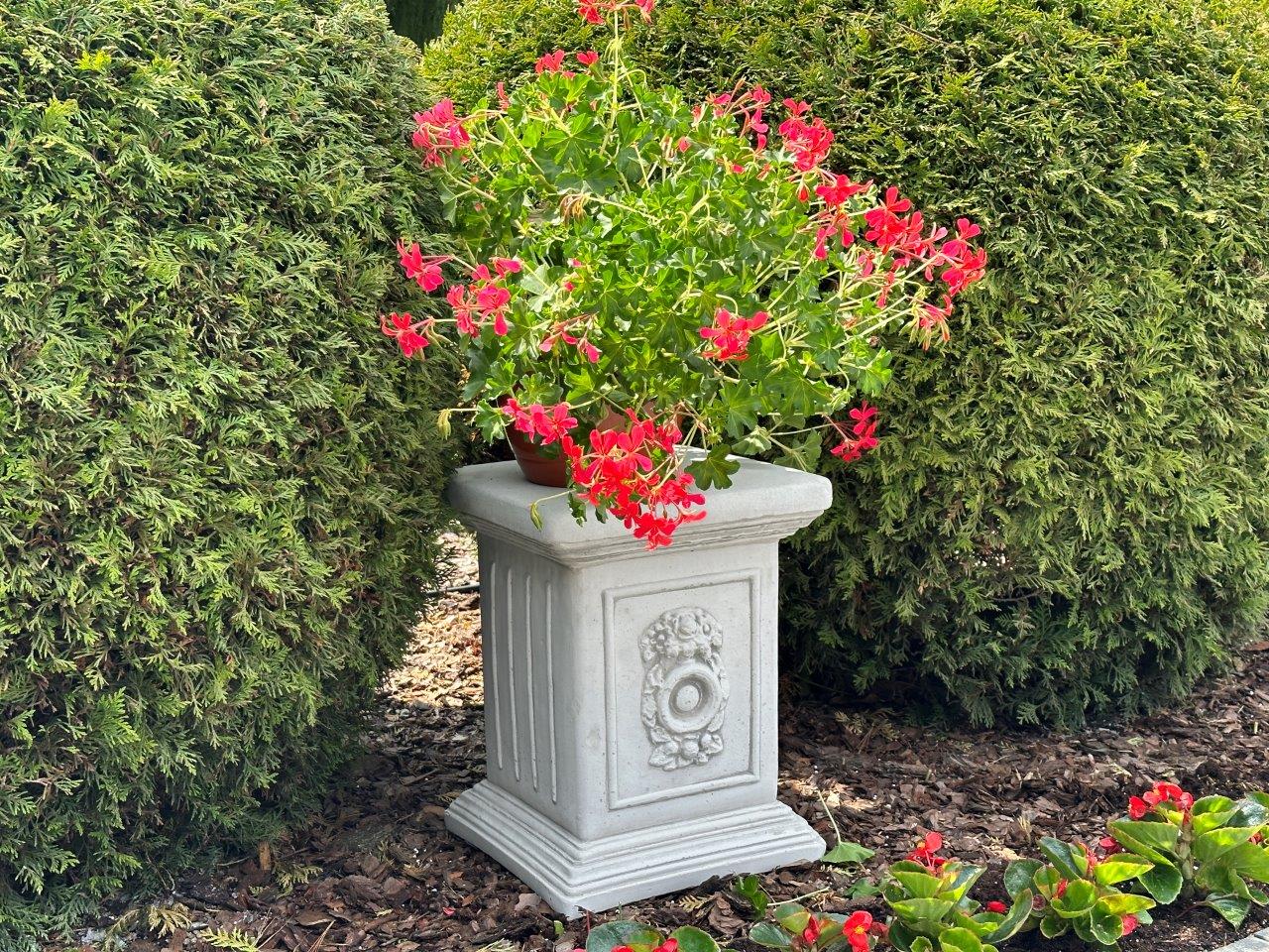 Eternal Elegance: Decorative Column with Corinthian and Composite Capitals