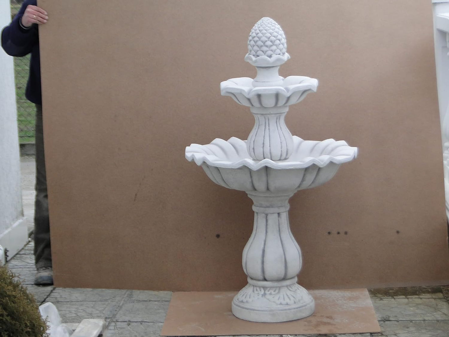 "Acorn Cascade" two-tier fountain