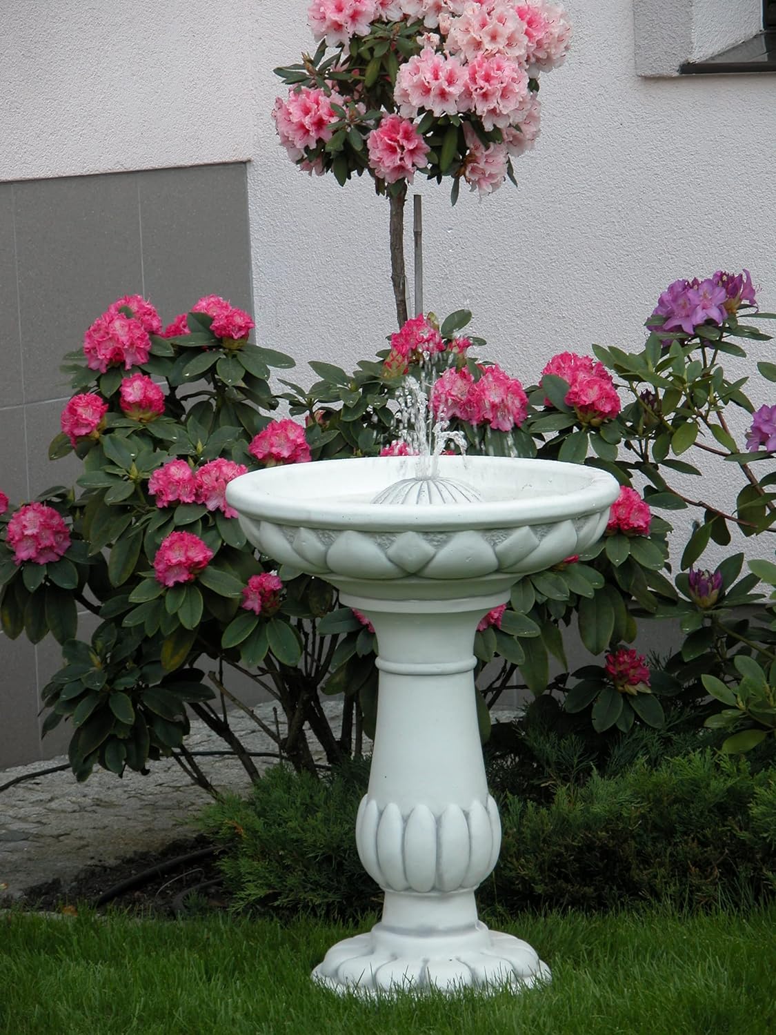 Small Classic Closed Water Circuit Fountain, a timeless and elegant addition to your space, designed for simplicity and sophisti