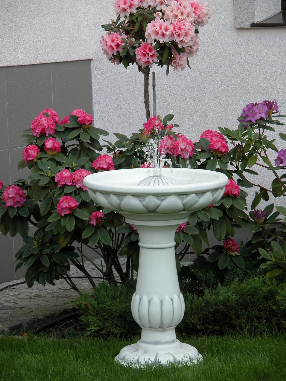 Small Classic Closed Water Circuit Fountain, a timeless and elegant addition to your space, designed for simplicity and sophisti