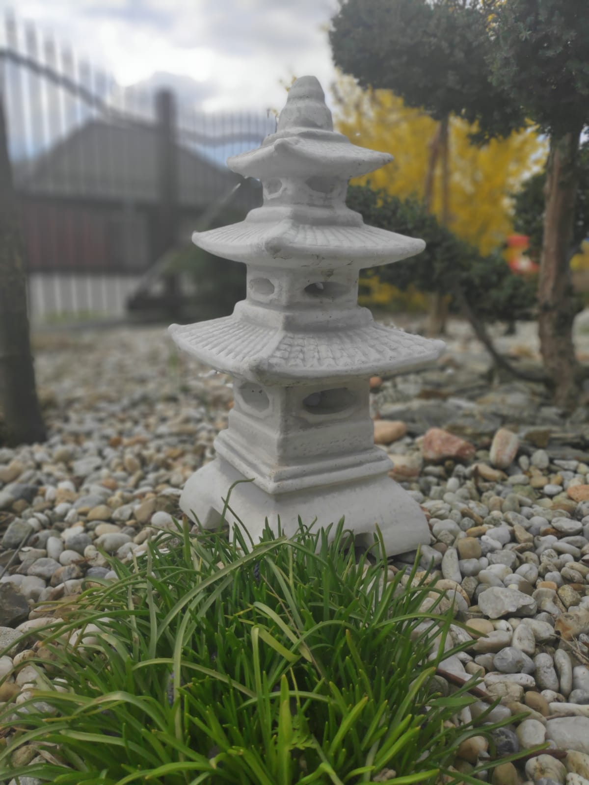 Statue d'ornement de jardin – Lanterne/pagode japonaise en pierre à trois niveaux 