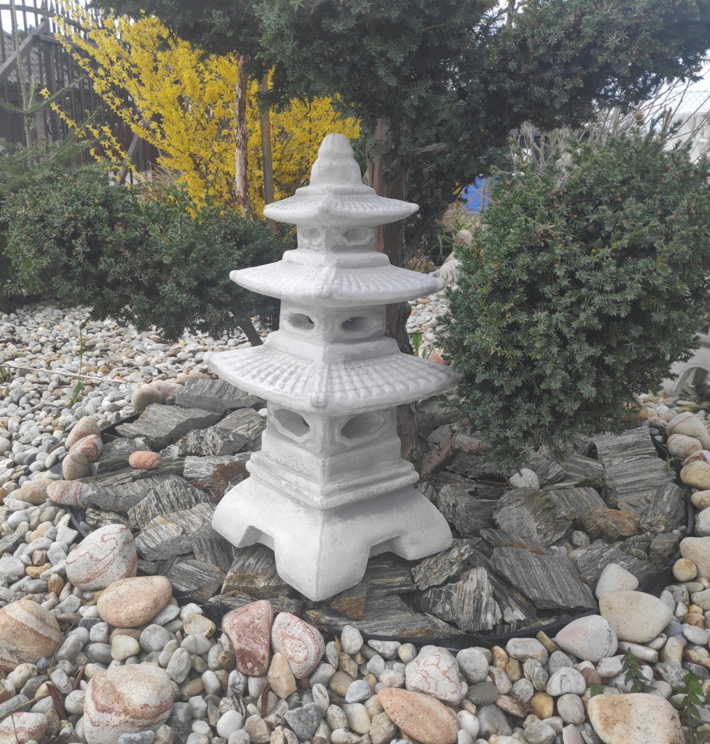 Statue d'ornement de jardin – Lanterne/pagode japonaise en pierre à trois niveaux 