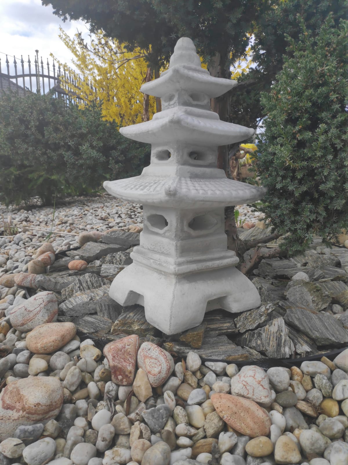 Statue d'ornement de jardin – Lanterne/pagode japonaise en pierre à trois niveaux 