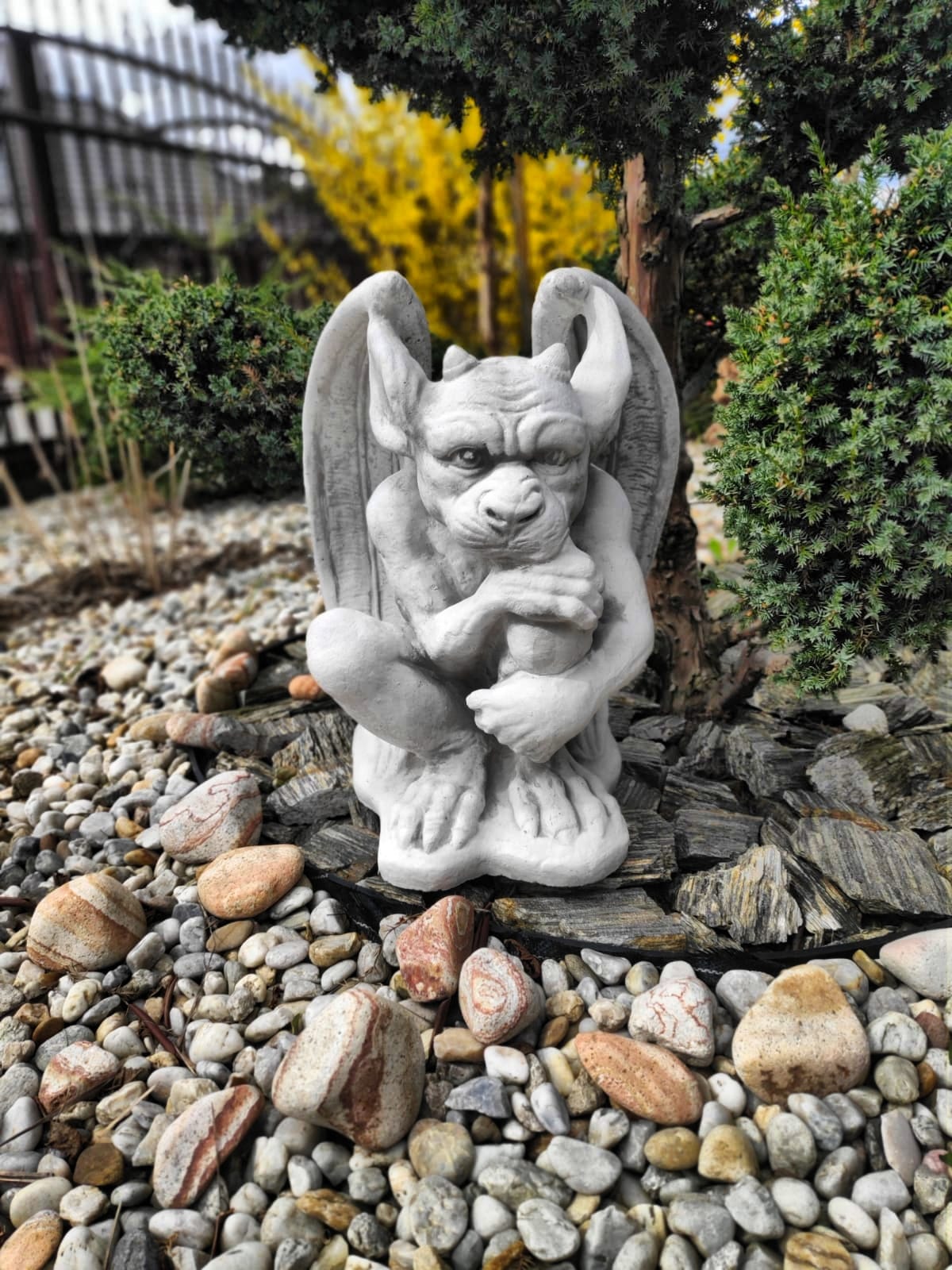 Figurine of sitting gargoyle, made of cast stone, outdoor/indoor ornament, decoration