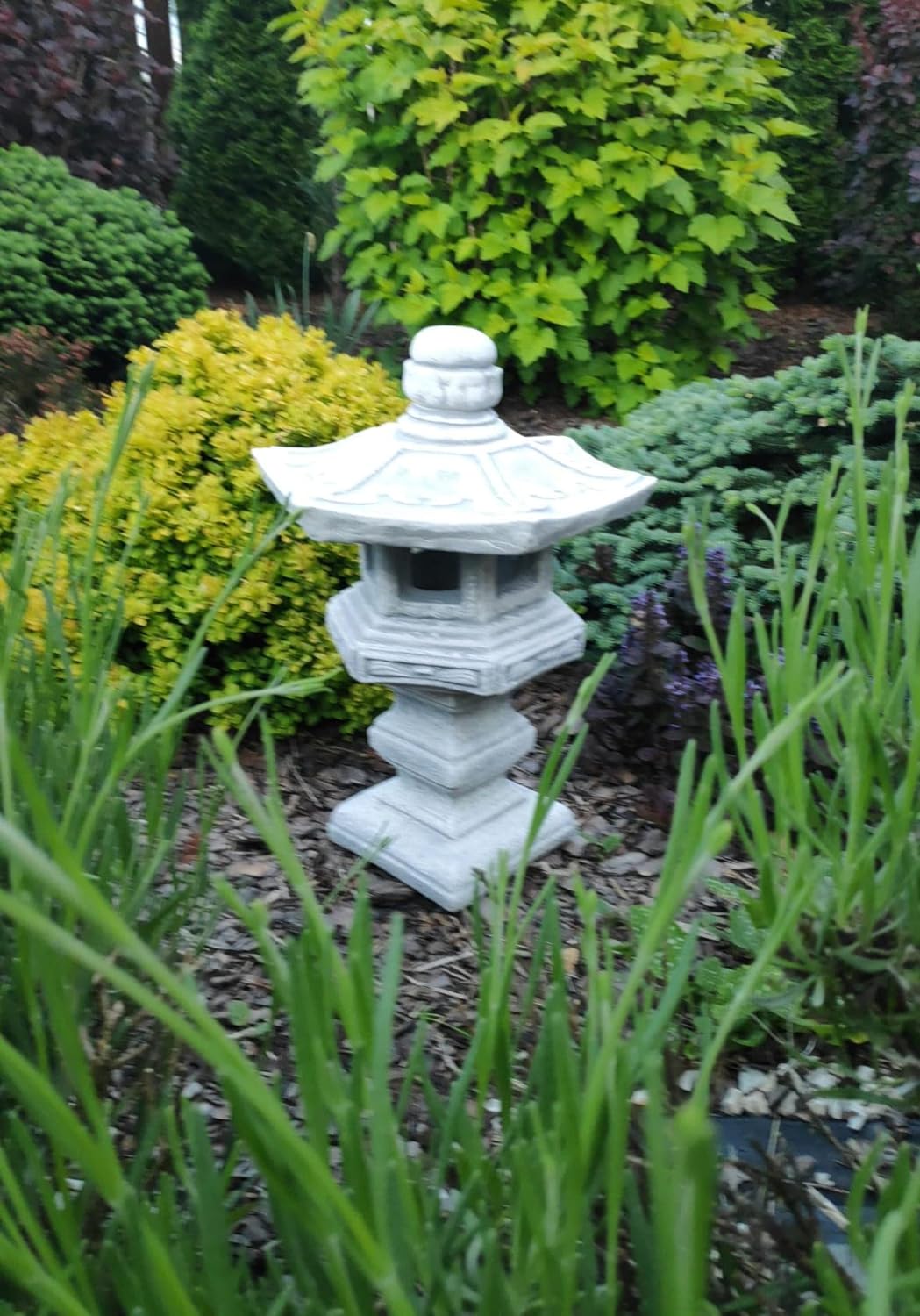 Gartendekoration aus Gussstein – Steinpagode/Laterne im japanischen Stil „Dabotap“