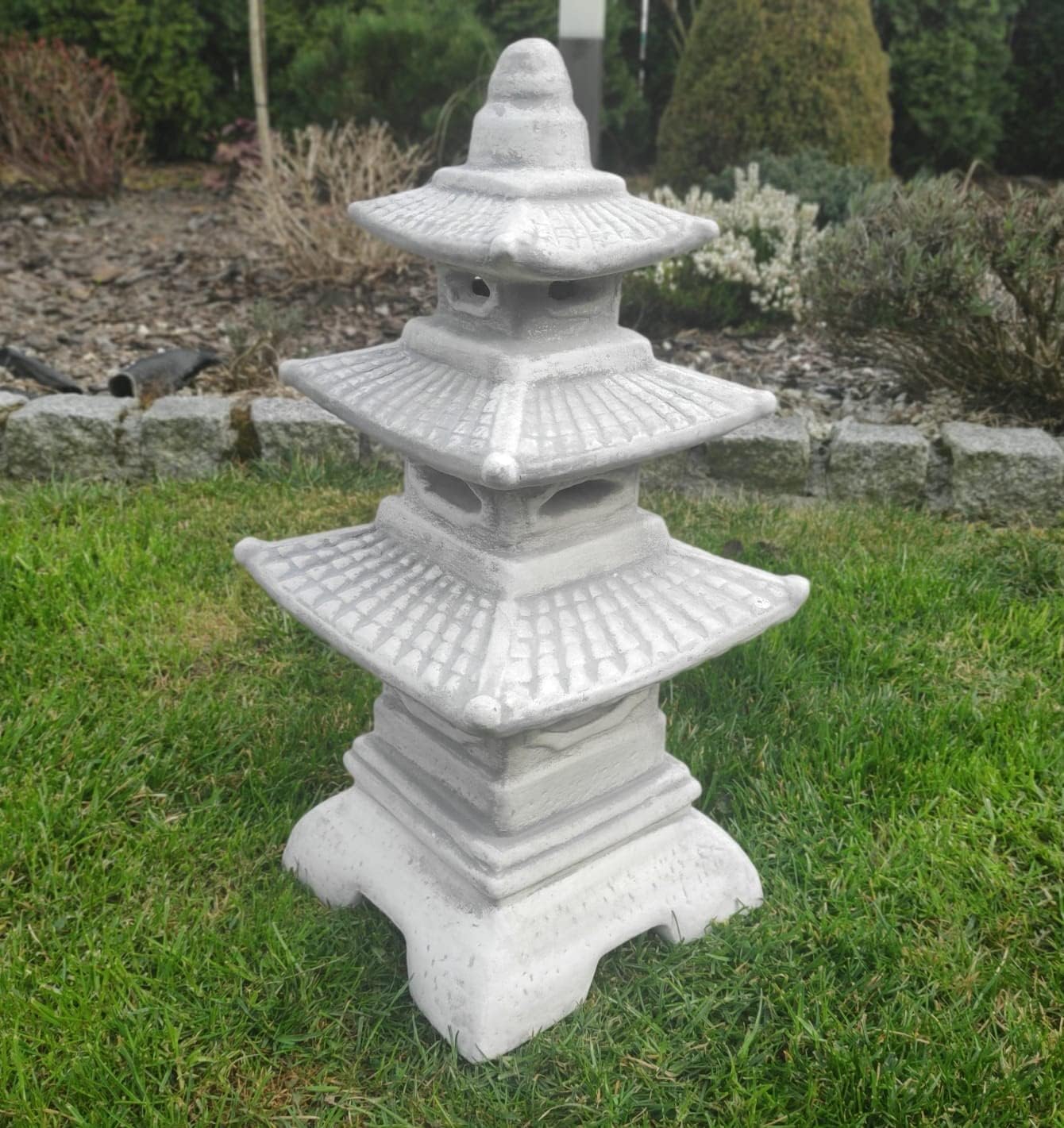 Statue d'ornement de jardin – Lanterne/pagode japonaise en pierre à trois niveaux 