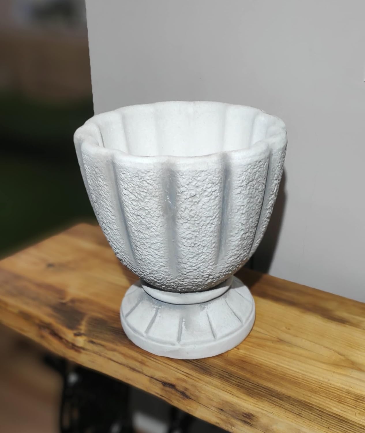 Exquisiter kelchförmiger Betonpflanzer